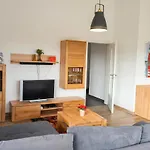Haus Dornroeschen * Schweiburg